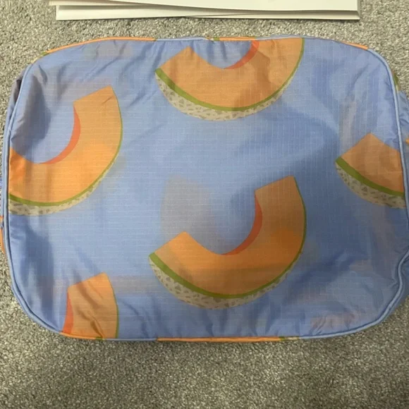 Reserved 2 BAGGU Packing Cube - Medium (Japanese Produce) - Picture 3 of 5